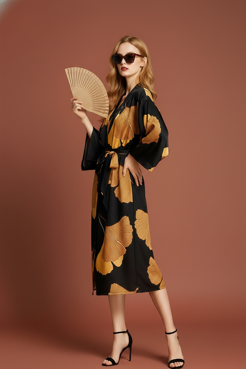 Kimono Negro Ginkgo Dorado – Poder y Elegancia Atemporal