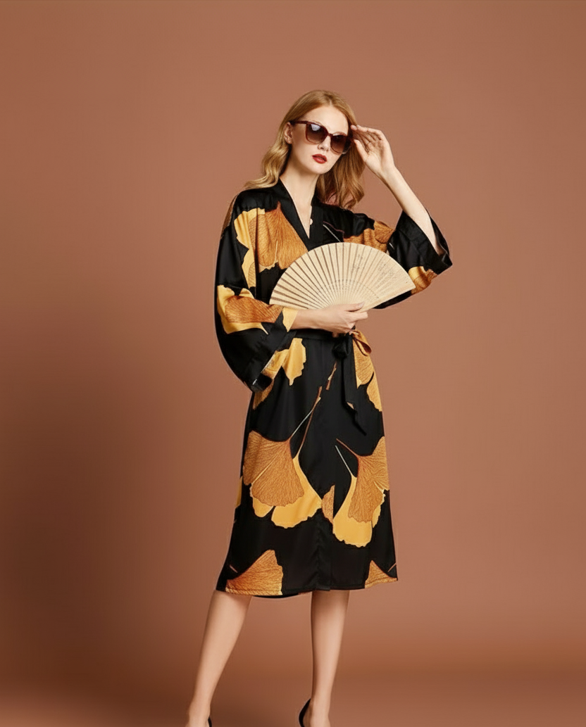 Kimono Negro Ginkgo Dorado – Poder y Elegancia Atemporal